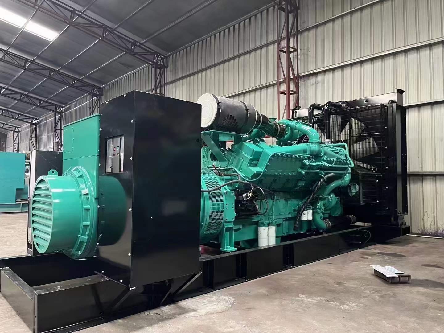 工农如何降低 800kW 柴油发电机输出电流的波动？